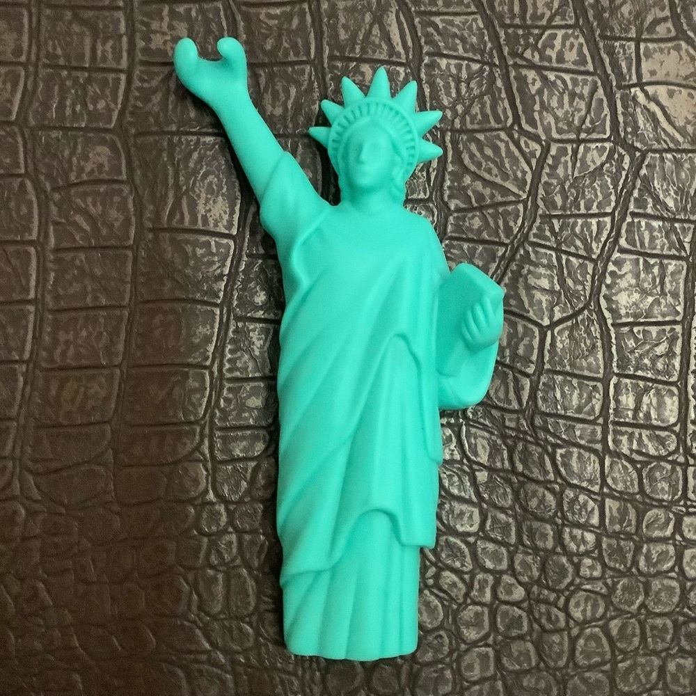 Statue of Liberty toothbrush holder